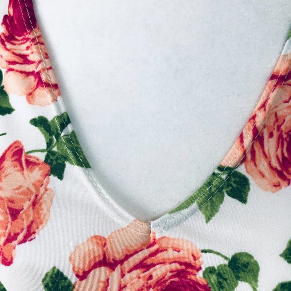 First Love | Flowy Pink & Green Floral Sleeveless Blouse Size M - Picture 3 of 5